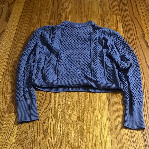Sokie Collective Woman’s Cut Out Blue Sweater Size S - Picture 4 of 5